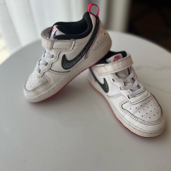 Nike Sneakers Girls Size 10C - Picture 3 of 3